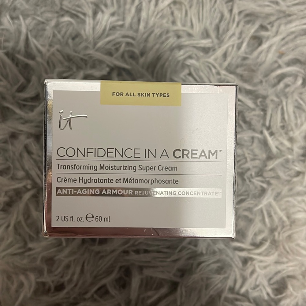 IT Cosmetics Confidence in a Cream - Facial Moisturizer